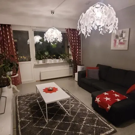 Cozy Near Santa Claus Village דירה *