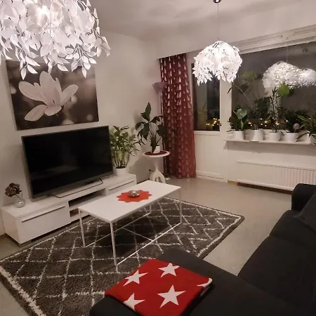 Cozy Near Santa Claus Village דירה *